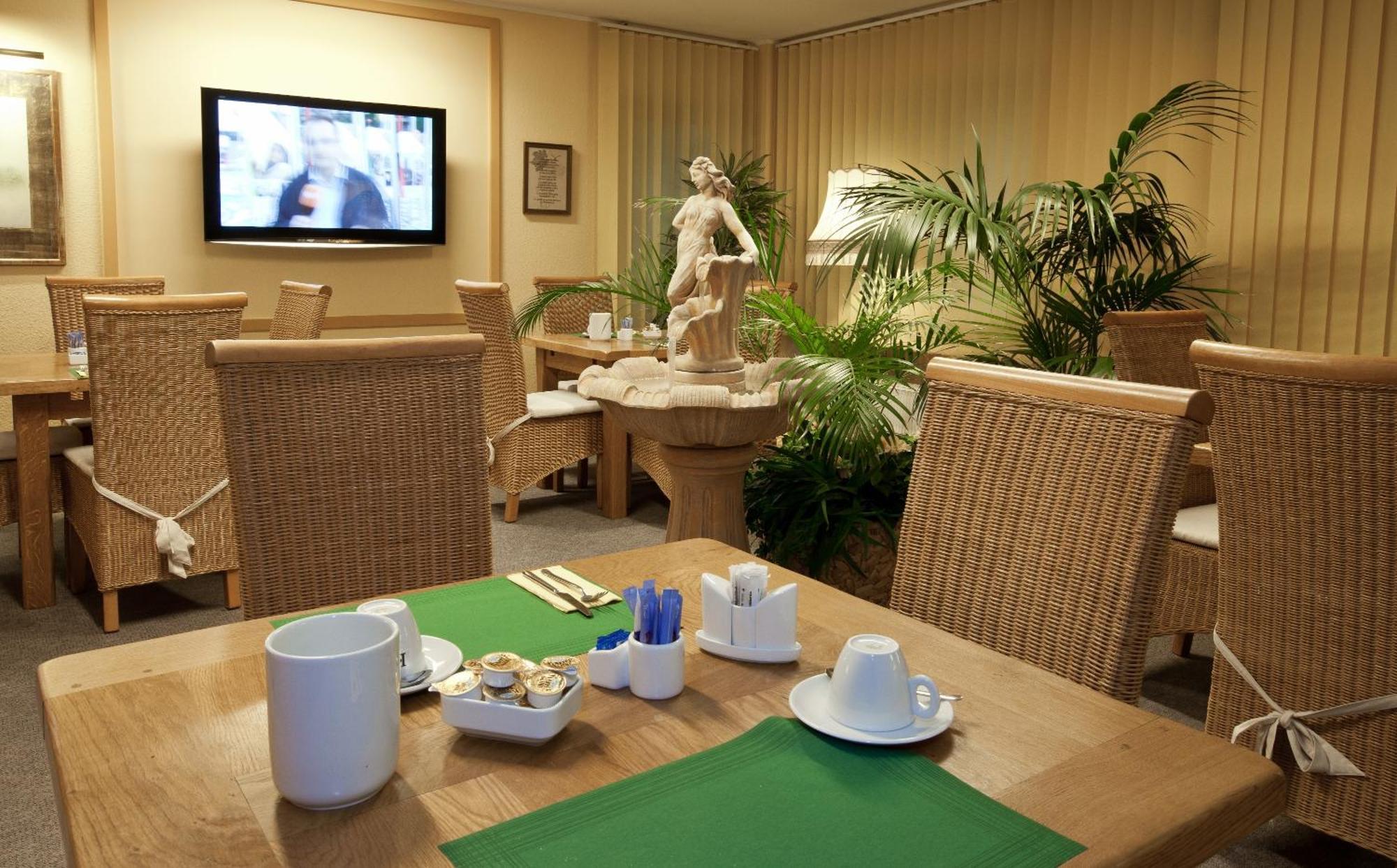 Hotel Stolberg Wiesbaden Bagian luar foto